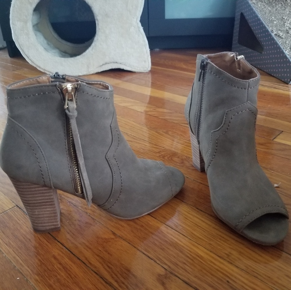 Open toe heel